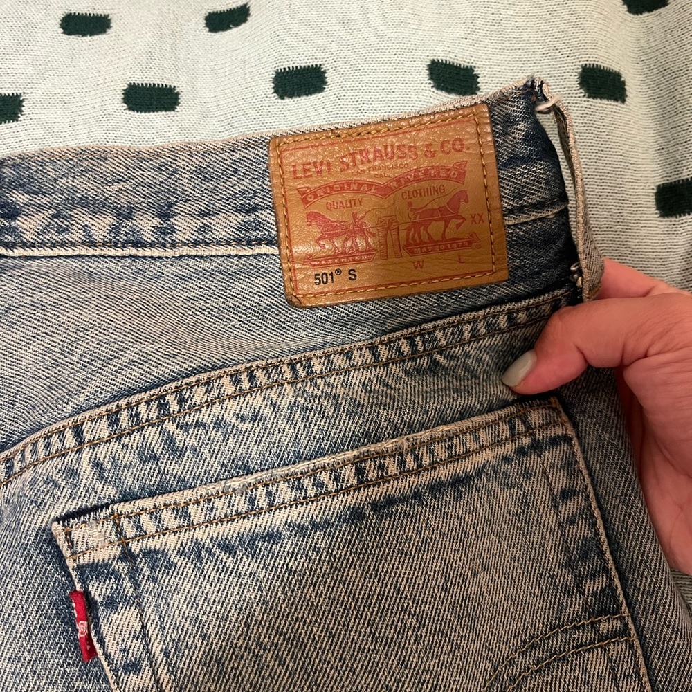 Levi’s White Oak 501 Blue Jeans - Picture 6 of 10
